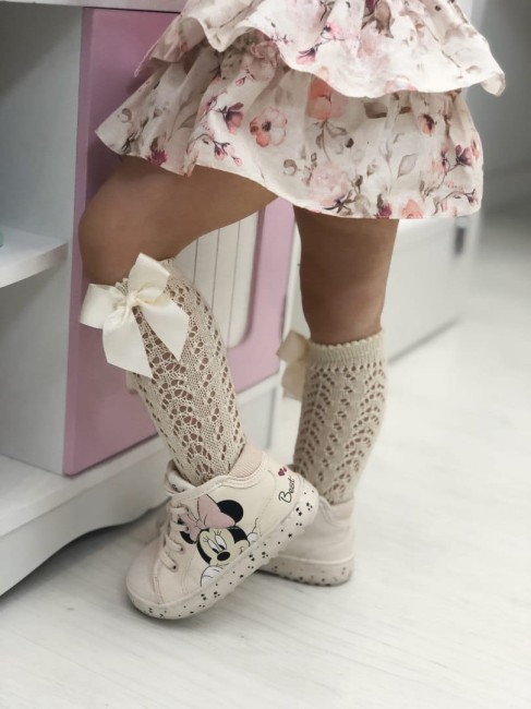 Przejdź do produktu Podkolanówki ażurowe kokarda linen beżowe Condor *304