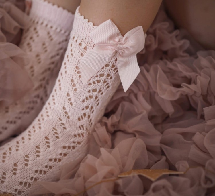 Skarpetki ażurowe dla dziewczynki Różowe kokarda Condor *500