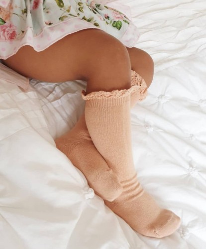 Podkolanówki Koronka Lace edging socks Peach Condor *623