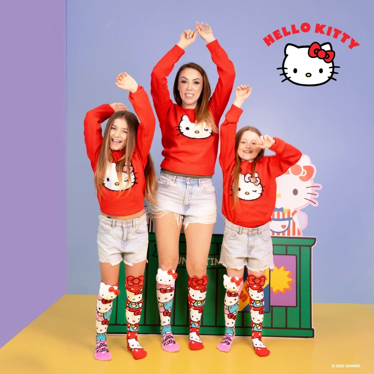 Hello-Kitty-with-friends-party.webp