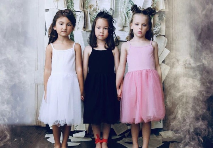 Sukienka biała dziecięca rib cotton DOLLY BY LE PETIT TOM