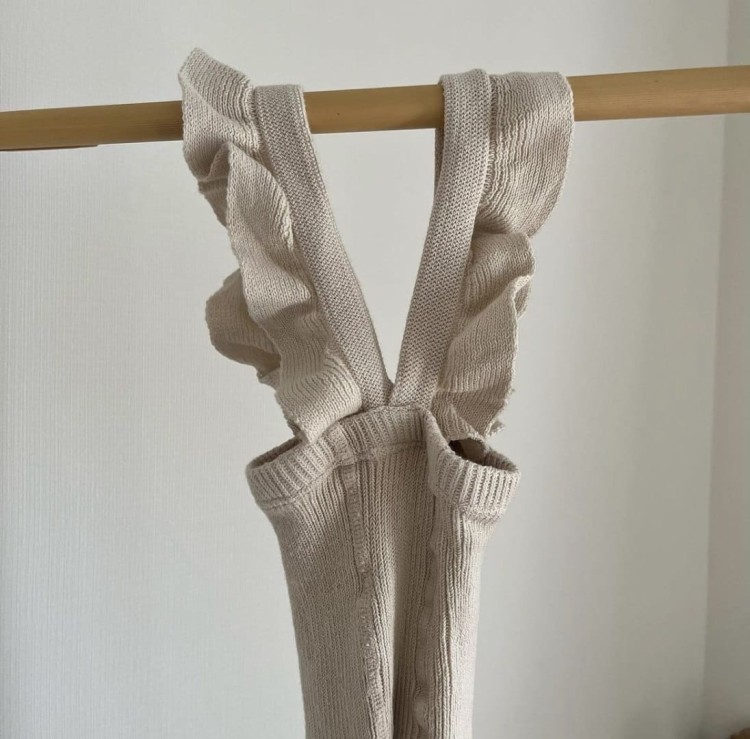 Legginsy na szelkach falbanki linen wings Condor *304