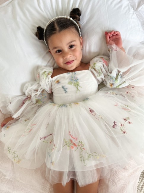 Przejdź do produktu Sukienka dla dziewczynki tiulowa biała kwiatki haftowane Luxe