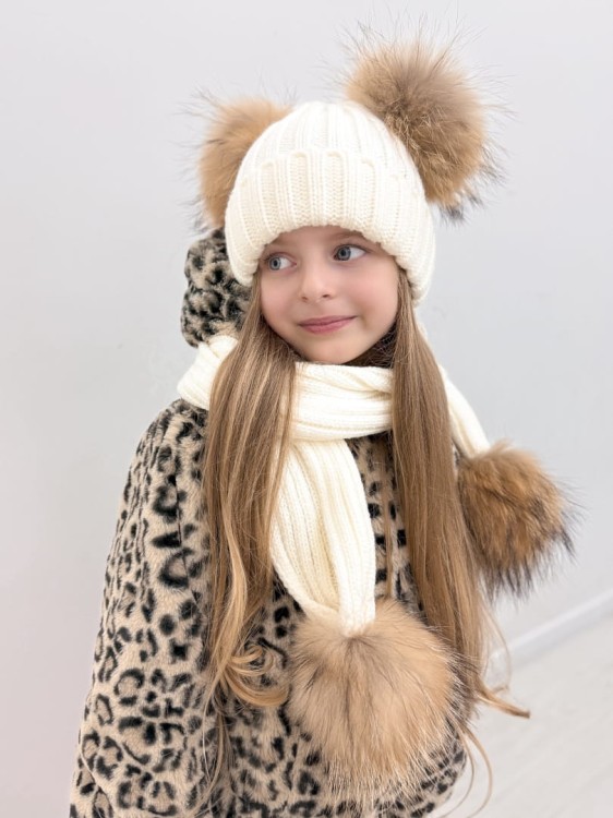 Czapka zimowa szalik z dwoma pomponami ecru komplet zimowy