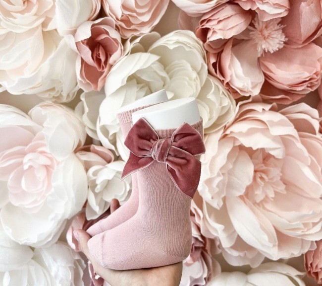 Przejdź do produktu Podkolanówki velvet kokarda brudny róż Condor *526