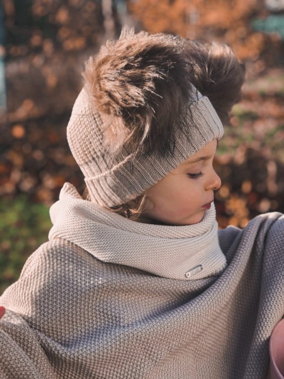 Czapka dziecięca Condor pompony beżowa *334