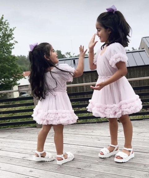 Sukienka tiulowa pudrowy róż dziecięca FRILLY DRESS DOLLY BY LE PETIT TOM PRE ORDER